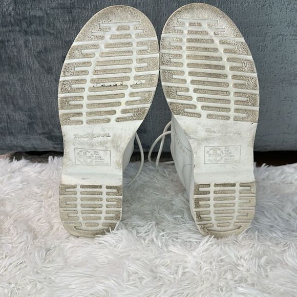 Dr. Martens 1460 Pascal Mono Size 9 in All White - Picture 5 of 8